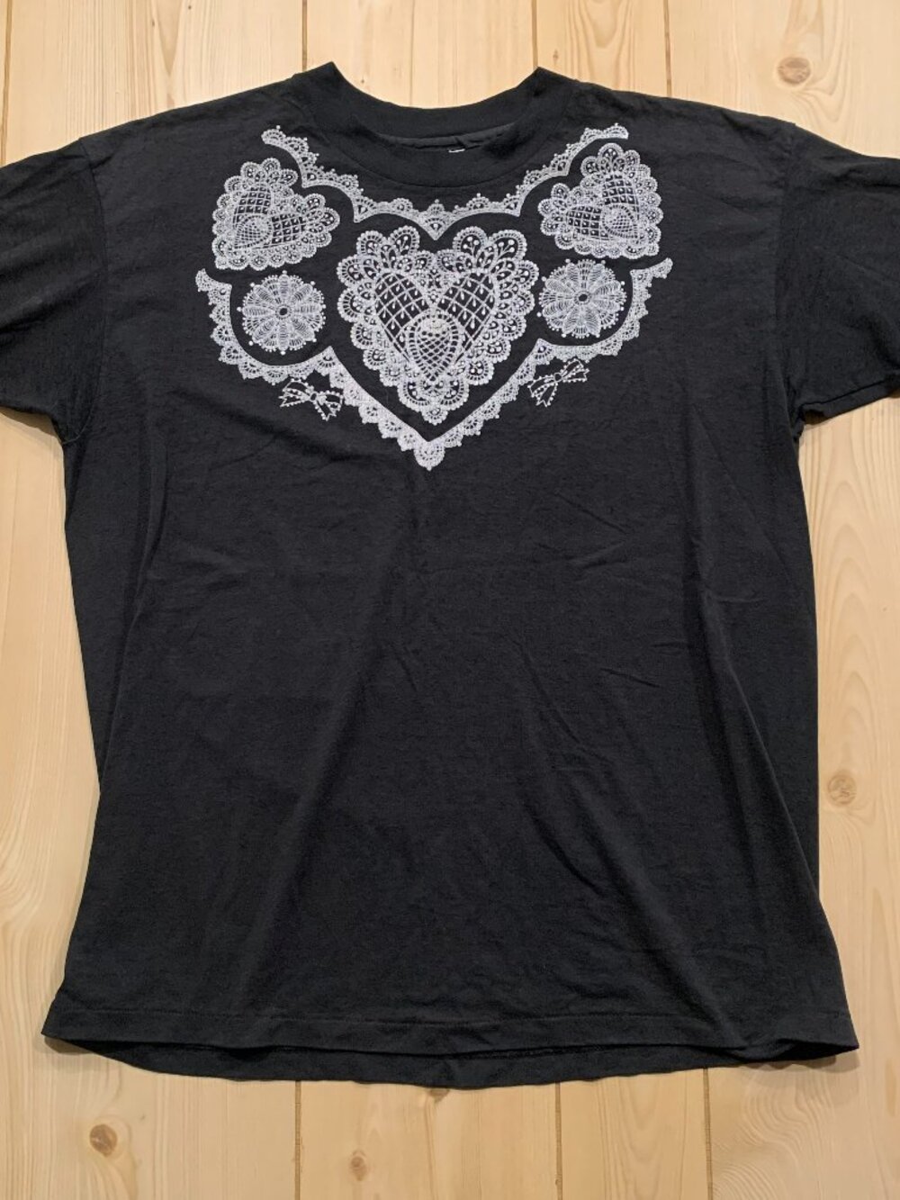 Vintage 90s Geometric Lace Heart Bow Design Retro Single Stitch T-Shirt Size XL